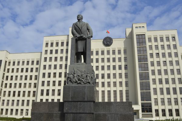 Minsk Belarus Lenin by ReiseTravel.eu