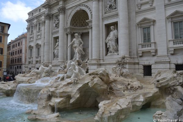 Trevi Brunnen Rom by ReiseTravel.eu