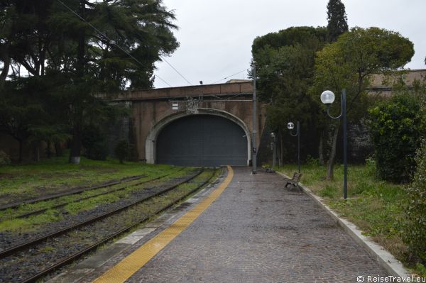 Bahnhof in der Vatikanstadt Vatikanstaat Heiliger Stuhl by ReiseTravel.eu