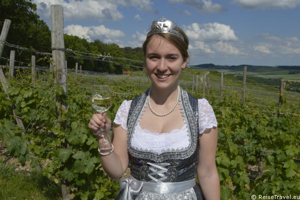 Laura Behringer Weinkönigin Liebliches Taubertal