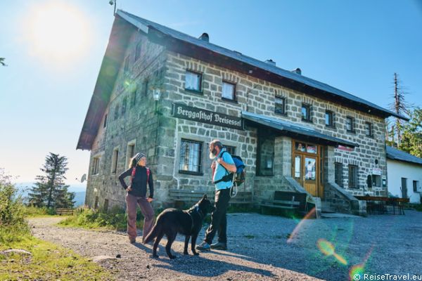 Wandern mit Hund by ReiseTravel.eu 