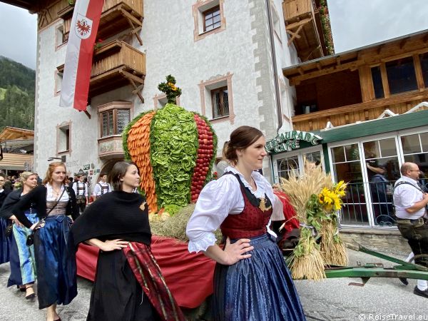 Erntedankfest in Neustift Stubaital