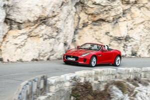 Jaguar F-Type P300 by ReiseTravel.eu