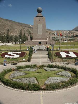 Ecuador La Mitad del Mundo by ReiseTravel.eu 